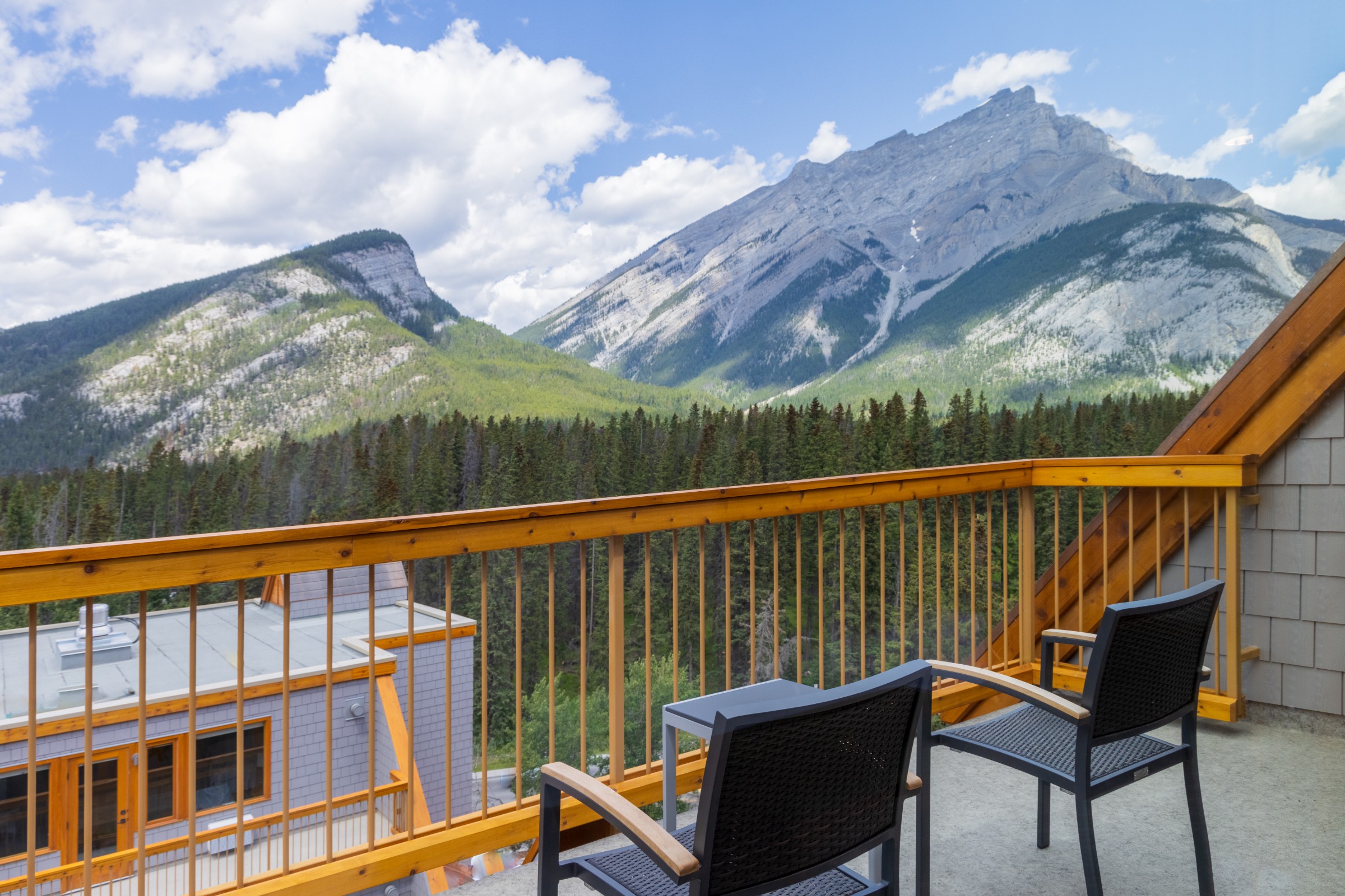 Hotel Canoe & Suites | Banff Adventures